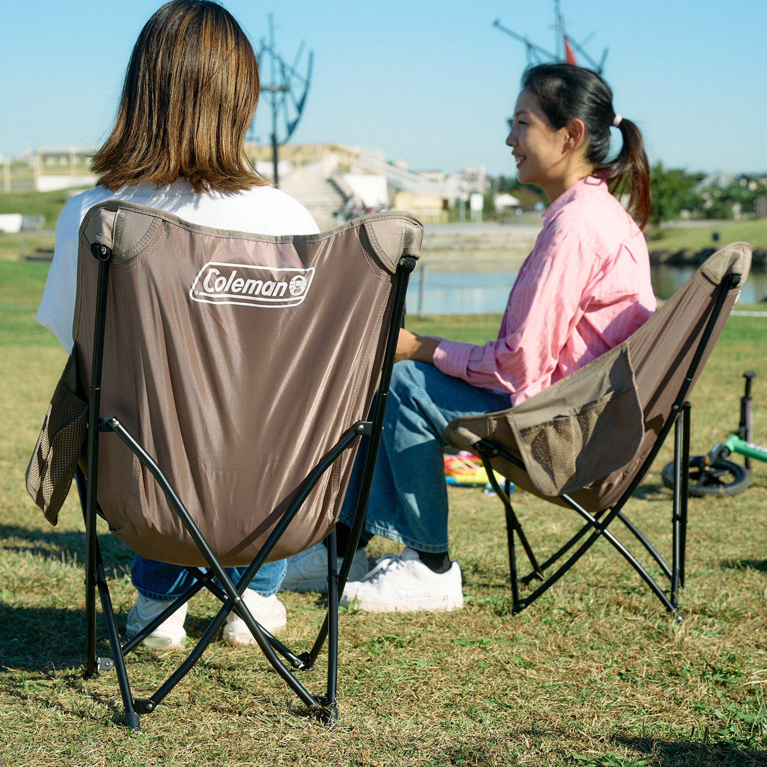 Coleman JP Healing Chair Next / Greige Coleman JP Healing Chair Next / Greige